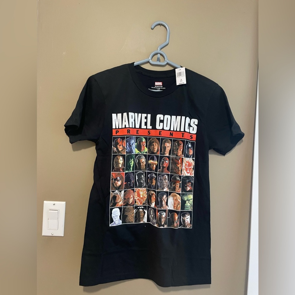 NWT Marvel t shirt